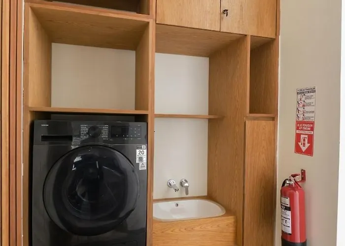 2br Mediterranean Next To Black Brewery *